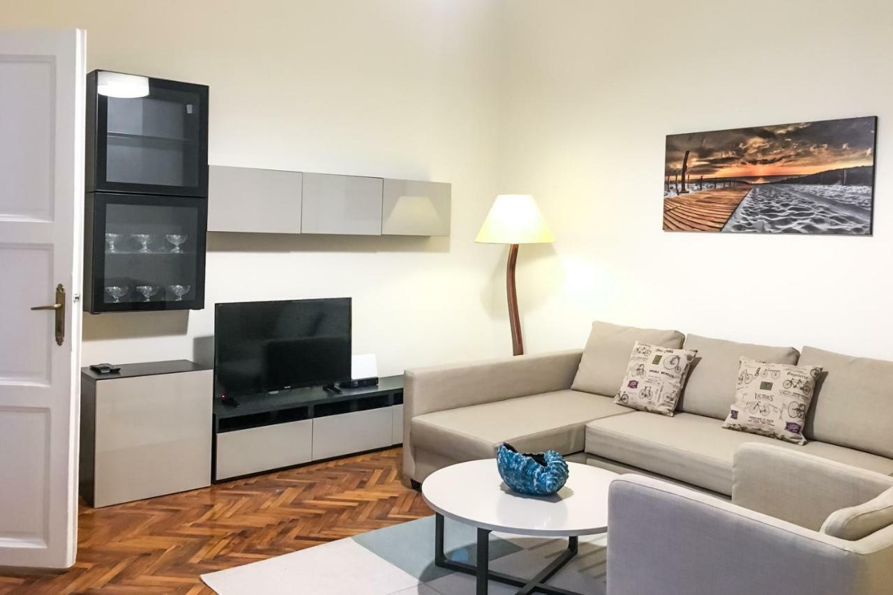 Budapest Kingdom Apartment Central & Car Parking On-Site & Aircon & Quiet & Family Friendly Buitenkant foto