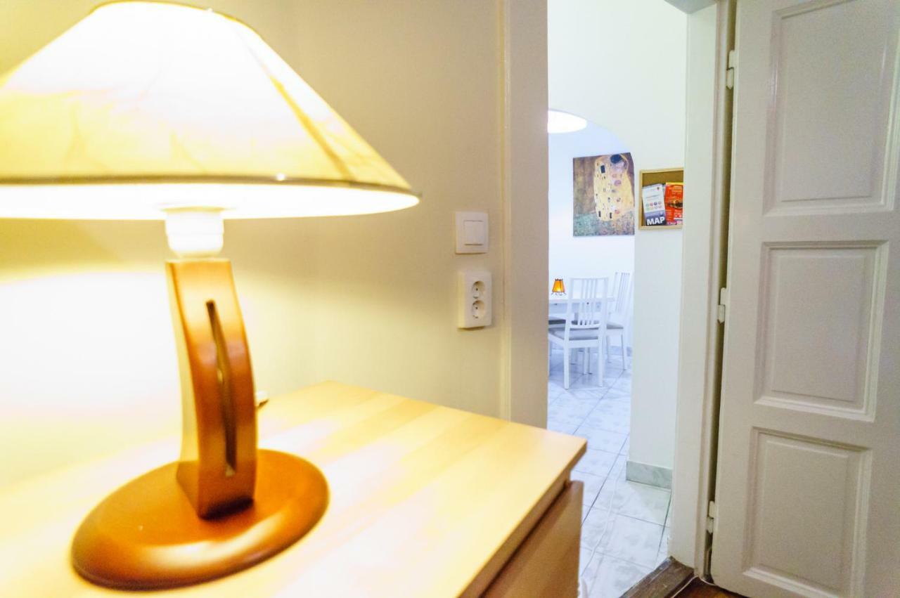 Budapest Kingdom Apartment Central & Car Parking On-Site & Aircon & Quiet & Family Friendly Buitenkant foto